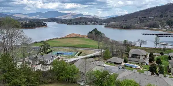 Image 3: Enjoy Your View of the Lake and Mountains