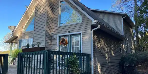 121 White Oak Drive