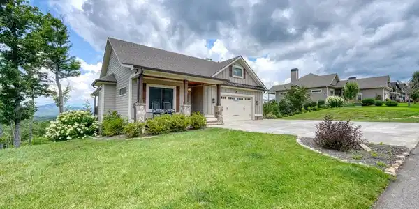 25 Ivy Log Heights Spur