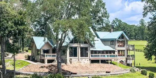 201 Mountainside Parkway
