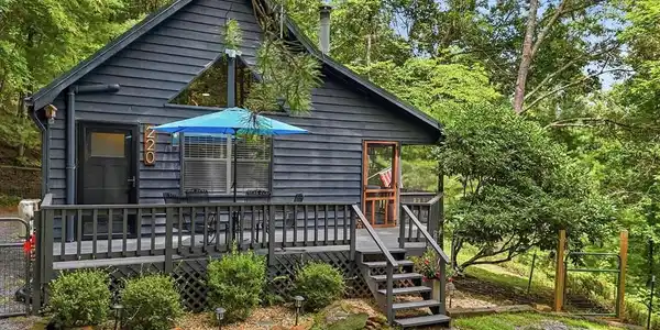 220 Oak Loop