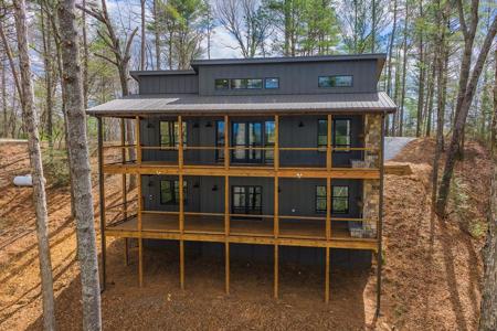 121 Indian Lane