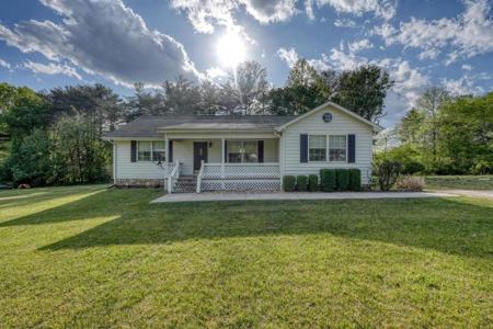 1013 Bradley Road