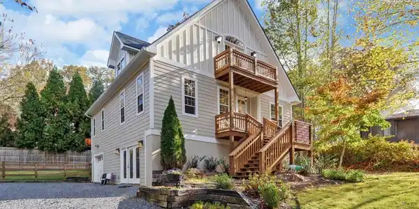 60 Hilltop Drive