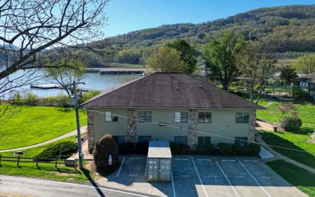 1688 Lakeview Drive 1a