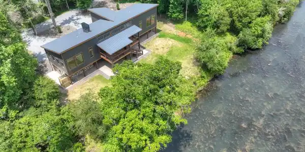 494 Riverbend Manor
