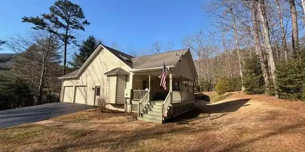 2356 Robin Hood Trail