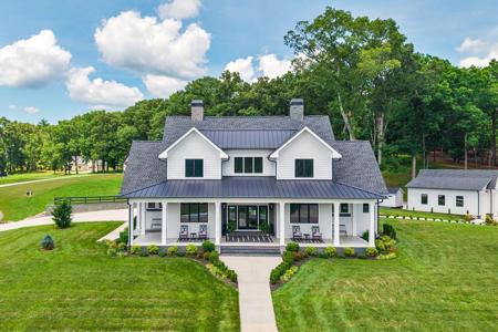 24 Farmland Ct