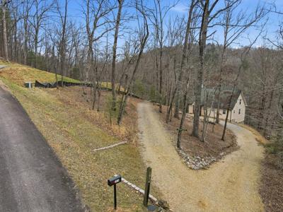 1914 Creekstone Lane