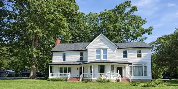 1007 Valley River Avenue