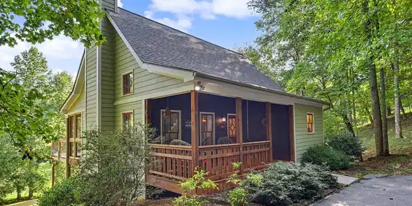 105 Evergreen Road