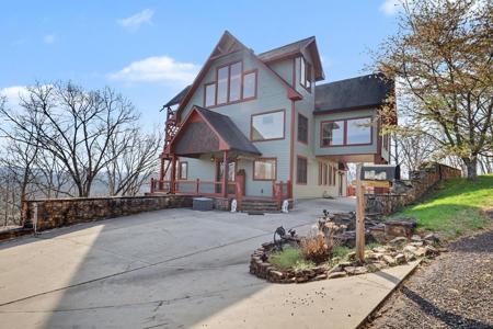 1613 Clark Drive