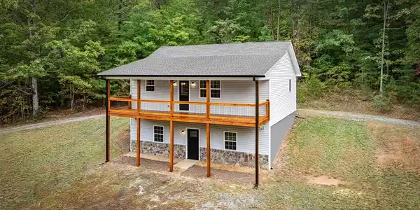 4097 Mobile Road