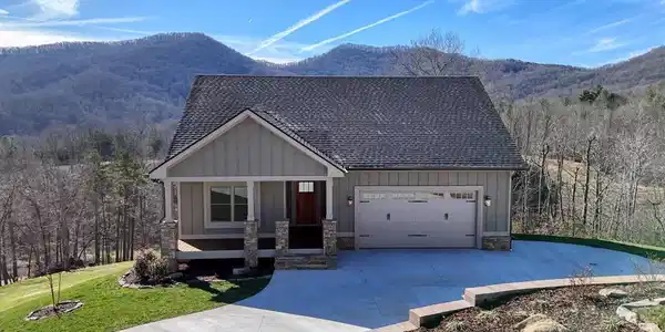 427 Ivy Log Heights Road