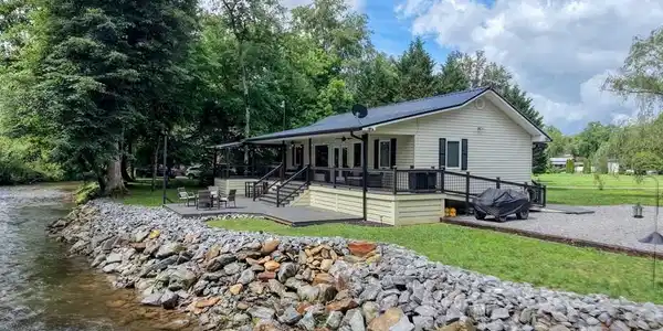 33 Tusquittee Valley Lane
