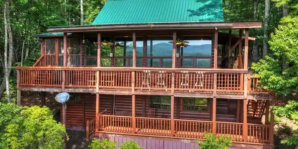 277 Hickory Nut Trail