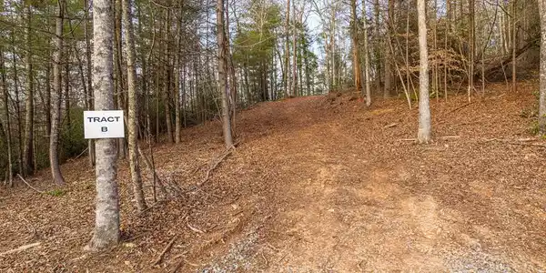 TR B E New Hope Road E