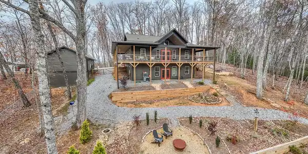 404 Caldwell Overlook