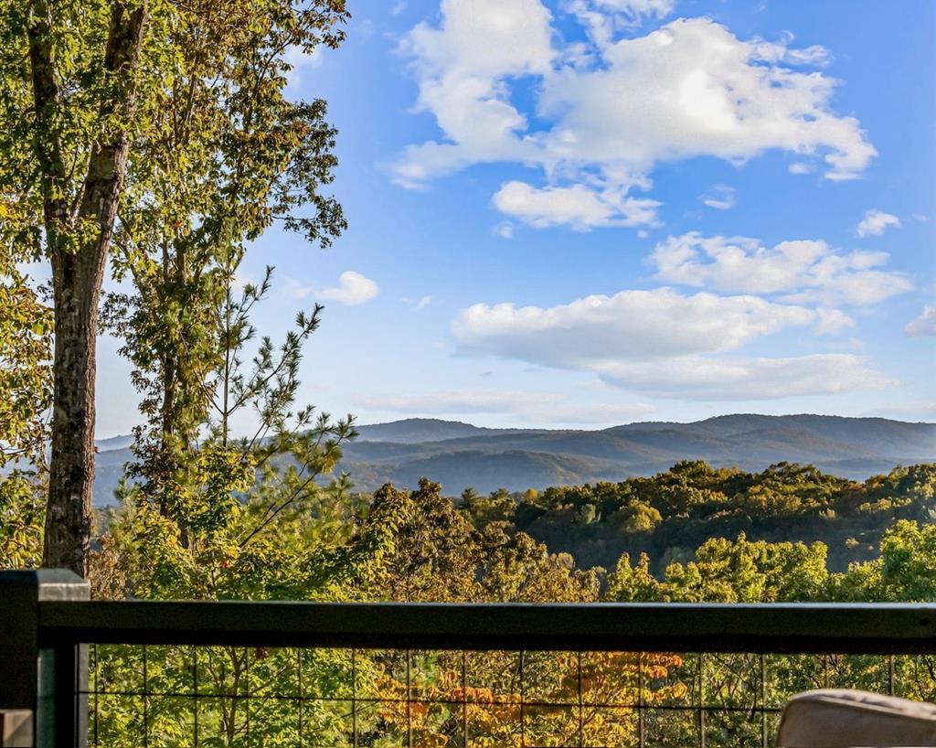 Image 2: Year Round Layered Mountain VIEWS