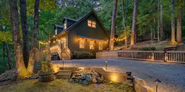 747 Mountain Oak Road