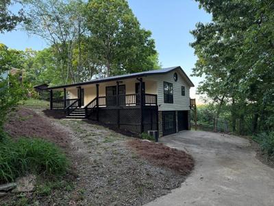 678 Lakeview Circle