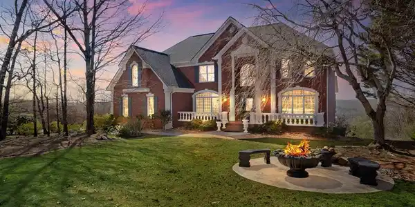 988 Hunters Ridge Road