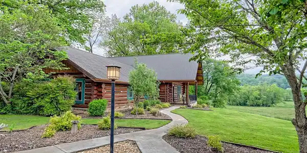 6487 Old Hwy 64 W