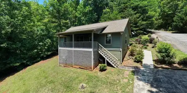 2270 Valley View Drive