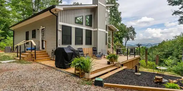579 Overlook Circle