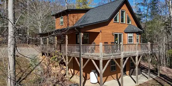 105 Carvers View Trail