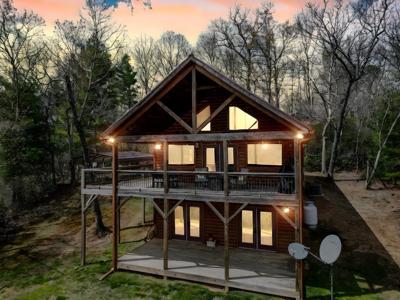 60 Silver Fox Circle