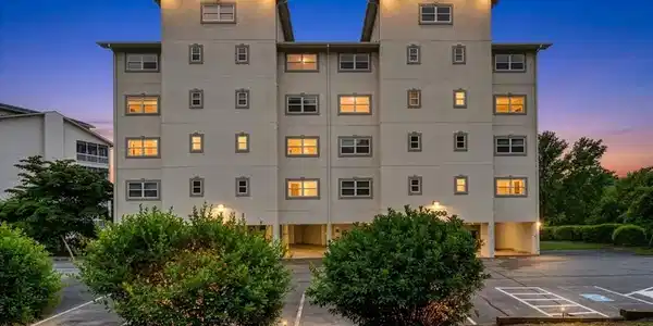 3221 Holland Court