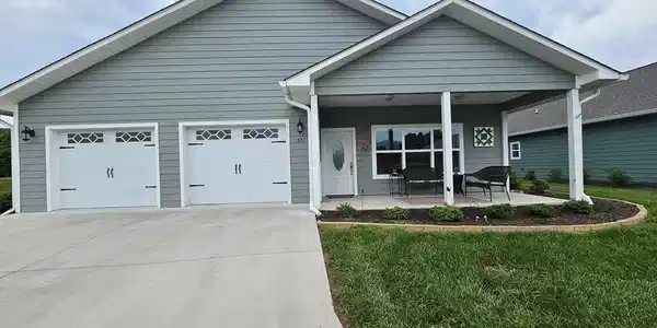 321 Riverwalk Circle