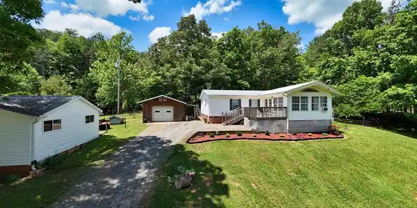 17 Thunderbird Lane