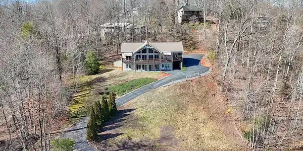 1085 Chatuge Village Circle