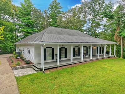 1075 Cherokee Drive
