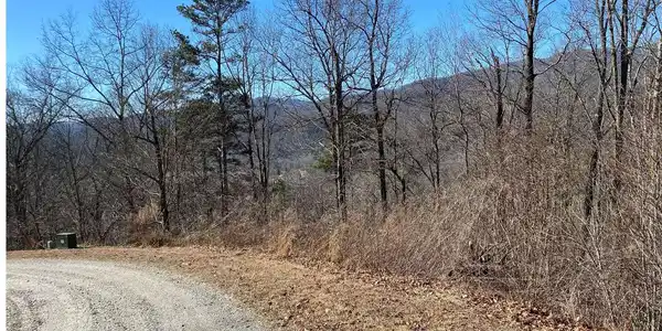 LOT42 Valley River Walk
