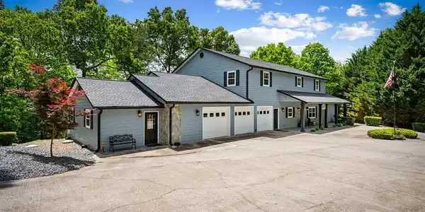 940 Knollwood Road