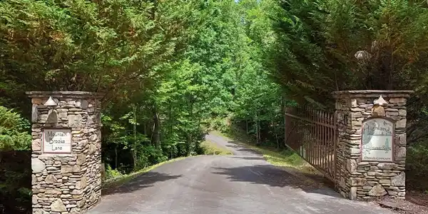 Image 4: Subdivision Entrance