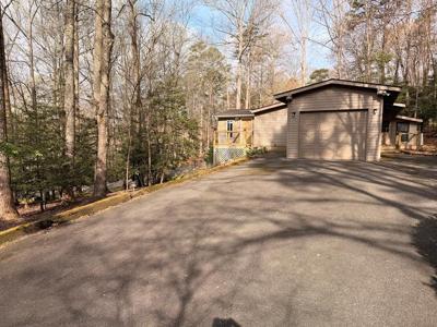 136 Anchorage Drive