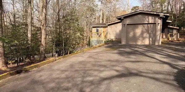 136 Anchorage Drive
