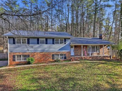 2639 E Highway 52