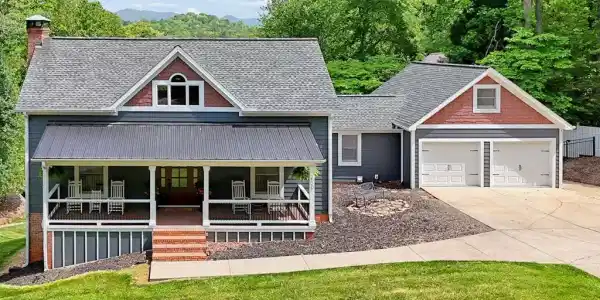 520 Long View Drive