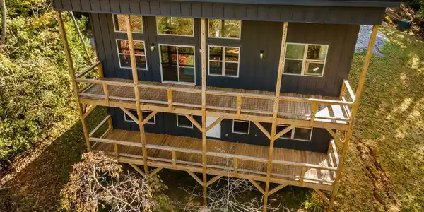 390 Fiddlers Way