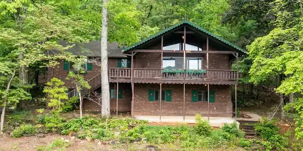 225 Richards Cove Drive