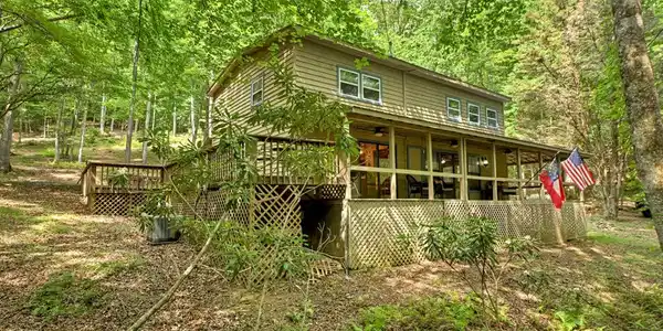 1431 Cashes Valley Lane