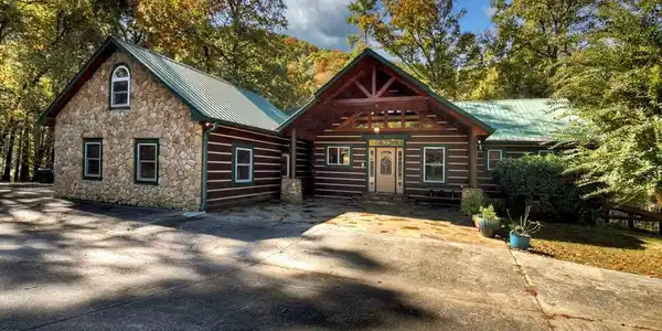 144 Chase Hollow Lane