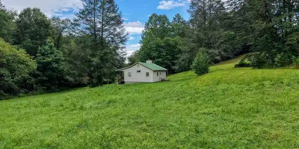 580 Emmaus Road