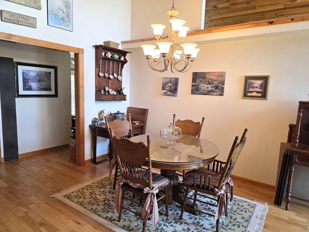 Image 4: BREAKFAST DINING AREA, LOCATED IN KITCHEN