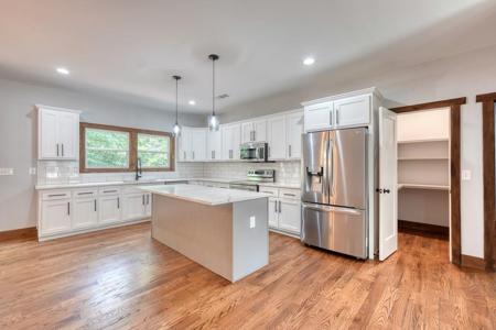 189 Fountain Oaks Drive